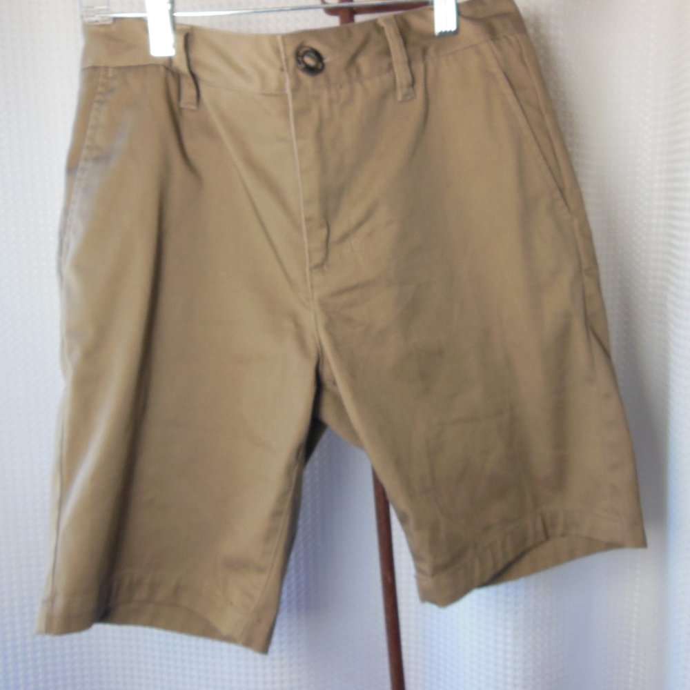 Khaki Chino Bermuda shorts, sz 28X9  Blue Crown Tan shorts, 3 pocket like new